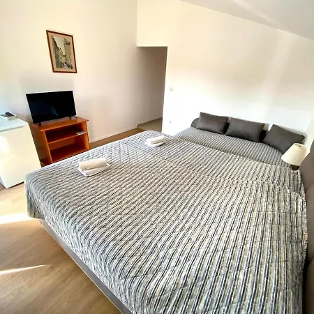 Guest house Pansion Pikolo Sveti Filip i Jakov